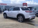 New 2025 Nissan Pathfinder Platinum image 3