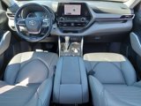 Used 2024 Toyota Highlander XLE image 3