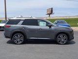 New 2025 Nissan Pathfinder Platinum image 2