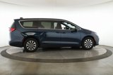 Used 2025 Chrysler Pacifica Select image 6