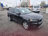 Used 2022 Volvo XC40 T5 Momentum image 6