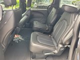 New 2025 Chrysler Pacifica Select image 5