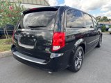 Used 2017 Dodge Grand Caravan SXT image 2