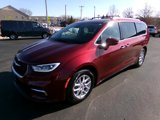 Used 2021 Chrysler Pacifica Touring-L image 6