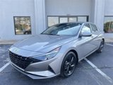Used 2022 Hyundai Elantra SEL image 2