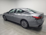 Used 2023 Nissan Altima 2.5 SV image 3