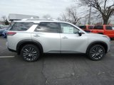 New 2025 Nissan Pathfinder SL image 2
