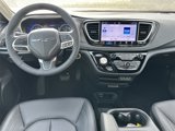 New 2025 Chrysler Pacifica Select image 4