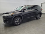 Used 2017 Toyota Highlander XLE image 2