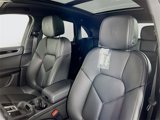 New 2025 Porsche Macan image 5