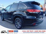Used 2017 Toyota Highlander XLE image 3