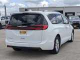 Used 2021 Chrysler Pacifica Touring-L image 3