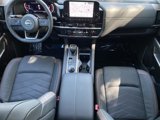 New 2025 Nissan Pathfinder Platinum image 2
