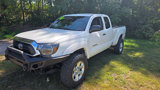 Used 2013 Toyota Tacoma 4x4 Access Cab image 2