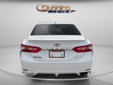 Used 2020 Toyota Camry SE image 3