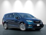 New 2025 Chrysler Pacifica Select image 2