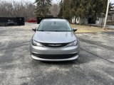 Used 2017 Chrysler Pacifica Touring image 2