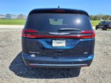 New 2025 Chrysler Pacifica Select image 4