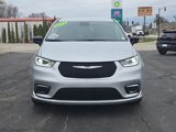 Used 2024 Chrysler Pacifica Touring-L image 4