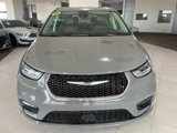 Used 2023 Chrysler Pacifica Touring-L image 2