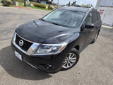 Used 2015 Nissan Pathfinder SV image 3