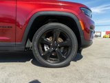 Used 2023 Jeep Grand Cherokee Altitude image 5