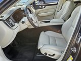 Used 2022 Volvo XC60 B5 Inscription w/ Protection Package Premier image 2