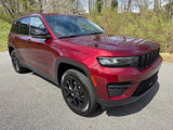 Used 2025 Jeep Grand Cherokee Altitude image 4