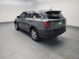 Used 2022 Kia Sorento LX image 5