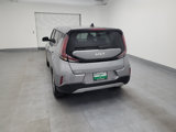 Used 2023 Kia Soul LX w/ LX Technology Package image 6