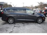 Used 2021 Chrysler Pacifica Touring image 4
