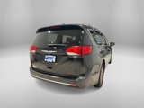 Used 2019 Chrysler Pacifica Touring-L Plus image 4
