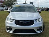 Used 2023 Chrysler Pacifica Limited image 2
