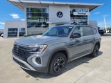 New 2025 Volkswagen Atlas Peak Edition SE image 2