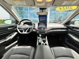 Used 2024 Nissan Altima 2.5 SV image 2