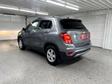 Used 2020 Chevrolet Trax LT w/ LT Convenience Package image 4