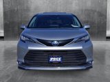 Used 2022 Toyota Sienna XLE image 2
