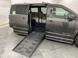 Used 2019 Dodge Grand Caravan SXT image 2
