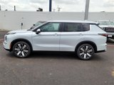 New 2025 Mitsubishi Outlander SE image 2