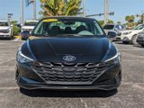 Used 2023 Hyundai Elantra SE w/ Preferred Accessory Package image 2