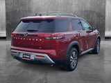 New 2025 Nissan Pathfinder SL image 2