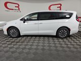 New 2025 Chrysler Pacifica Select image 4