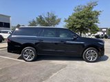 New 2025 Lincoln Navigator L Reserve image 2