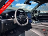Used 2023 Jeep Wagoneer Series II image 2