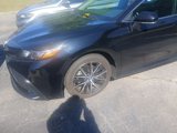 Used 2024 Toyota Camry SE image 2