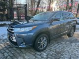 Used 2017 Toyota Highlander XLE image 2