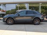 Certified 2024 Porsche Macan image 2