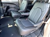 New 2025 Chrysler Pacifica Select image 5