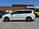 Used 2024 Chrysler Pacifica Select image 6
