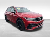 Certified 2024 Volkswagen Tiguan SE R-Line image 2